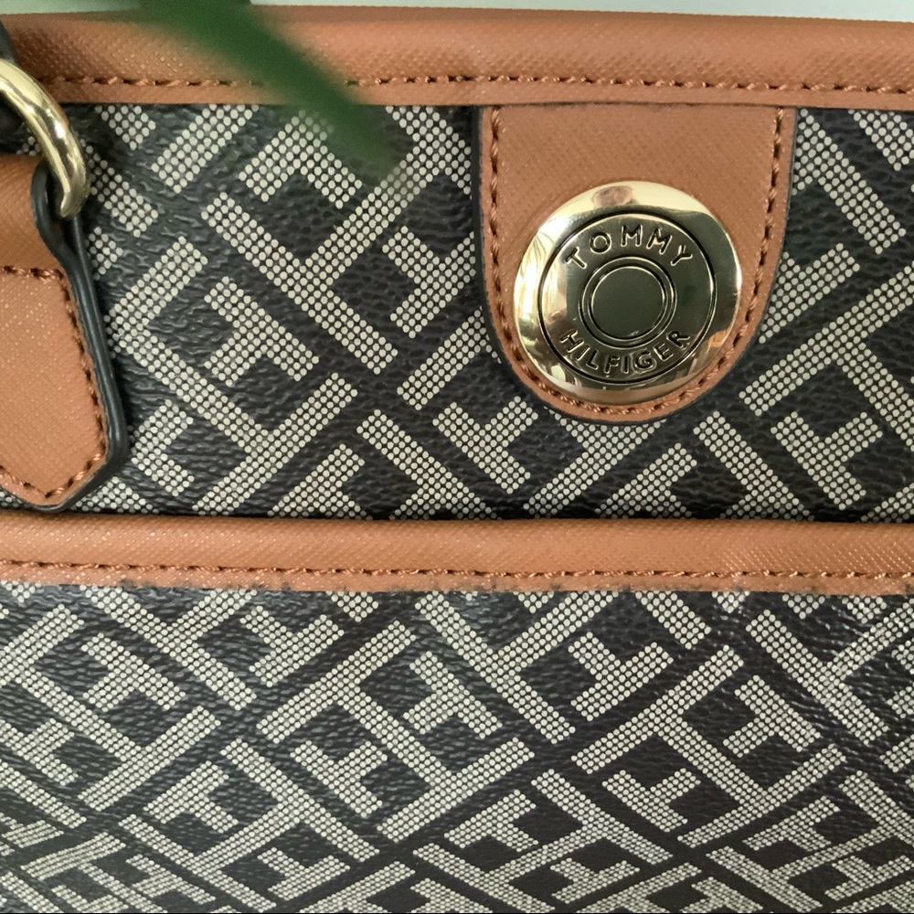 New Without Tag! Tommy Hilfiger satchel handbag - Picture 2 of 14